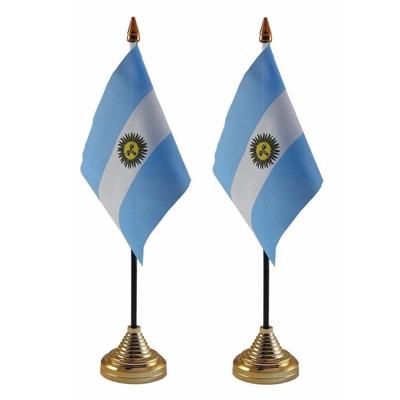 Argentinie tafelvlaggetjes - 4x stuks - 10 x 15 cm - met gouden standaard - H27 cm - versiering