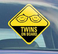 Sticker tweeling aan boord auto