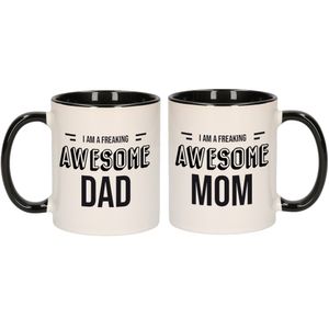 Freaking Awesome Dad en Mom mok - Cadeau beker set voor Papa en Mama