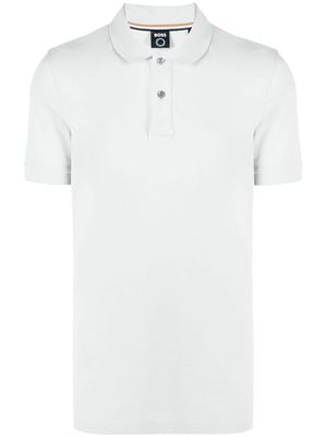 BOSS polo à logo brodé - Gris