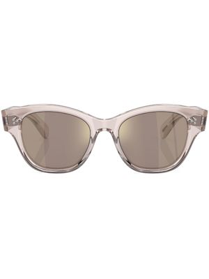 Oliver Peoples lunettes de soleil Eadie à monture papillon - Gris