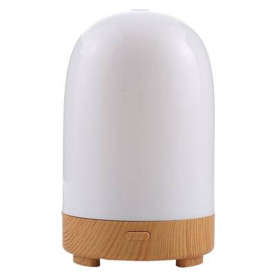 5W capsule shape mini luchtbevochtiger met kleurrijk licht capaciteit: 50ml DC 5V (wit)