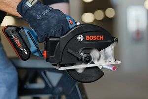 Bosch Blauw GKM 18V-50 Accu-cirkelzaag | 136 mm | Excl. accu's en lader | In L-boxx - 06016B8001