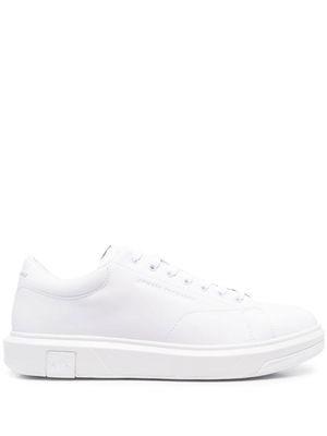 Armani Exchange baskets en cuir - Blanc