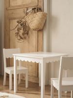 Tafel en 2 kinderstoelen met feston wit
