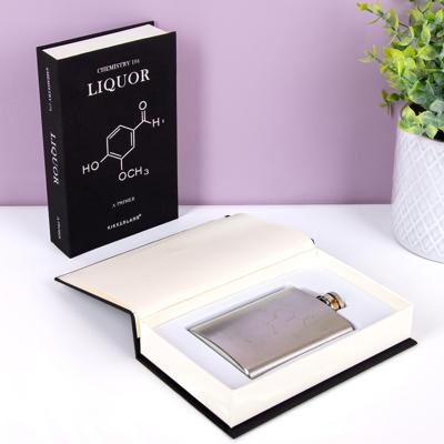 Scheikundeboek Met Heupflacon Scheikundeboek Met Heupflacon