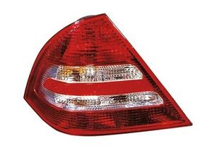 Achterlicht links vanaf 4e maand 2004 niet voor stationwagon 3032935