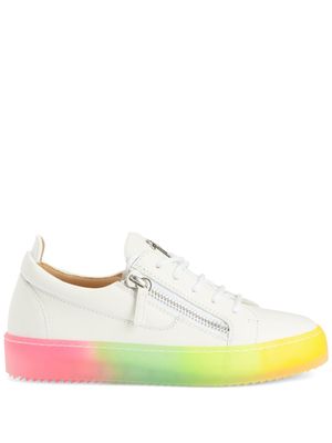 Giuseppe Zanotti baskets en cuir à semelle imprimée - Blanc