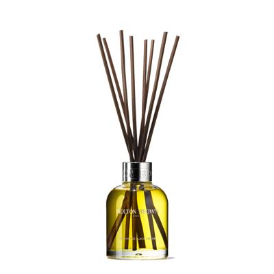Molton Brown Geurstokjes Home Fragrance Re-Charge Black Pepper Aroma Reeds Diffuser 150ml Molton Brown Geurstokjes Home Fragrance Re-Charge Black Pepper Aroma Reeds Diffuser 150ml