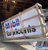 Mobil Lubricants New Old Stock Lichtbak in Originele Krat