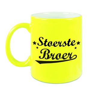 Stoerste broer cadeau mok / beker neon geel met sterren 330 ml