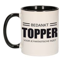 Collega cadeau mok / beker zwart bedankt topper voor je fantastische inzet afscheid/pensioen kado