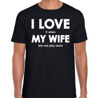 I love it - when my wife lets me play darts - cadeau - t-shirt - zwart - heren - sport - vaderdag