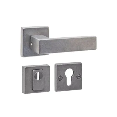 Intersteel Set achterdeurbeslag Vierkant Deurkruk Amsterdam met SKG3 veiligheidsrozetten rvs getrommeld