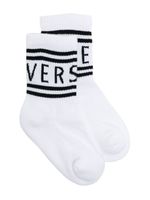 Versace Kids chaussettes nervurées à logo imprimé - Blanc