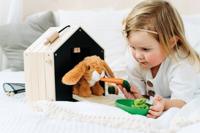 Pluchen konijnenhok voor kinderen SMALL FOOT® meerkleurig