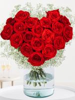 Boeket rode rozen in hartvorm met gipskruid - Red Naomi - Valentijnsdag