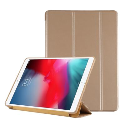 PU plastic bodem geval opvouwbare vervorming links en rechts Flip lederen draagtas met drie voudige beugel & Smart Sleep voor iPad Air3 2019 (goud)