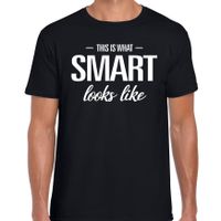 This is what Smart looks like fun tekst t-shirt zwart heren - thumbnail