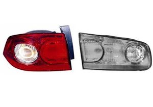 Achterlicht links buiten 5-deurs 4349931