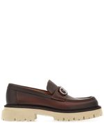 Ferragamo mocassins en cuir à plaque Gancini - Marron