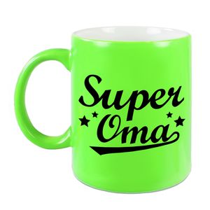 Super oma cadeau mok / beker neon groen met sterren 330 ml   -