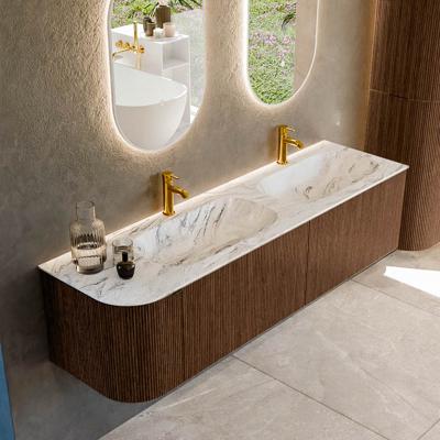 Badmeubel Mondiaz Kurve-Dlux | 165 cm | Meubelkleur Walnut | Wastafelkleur Glace | Solid surface | Dubbele spoelbak | 2 kraangaten