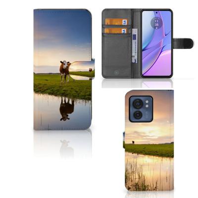 Motorola Edge 40 | Telefoonhoesje | Met pasjeshouder | Koe Motorola Edge 40 | Telefoonhoesje | Met pasjeshouder | Koe