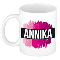 Annika naam cadeau koffie mok - beker - met roze verfstrepen - Cadeau collega - moederdag