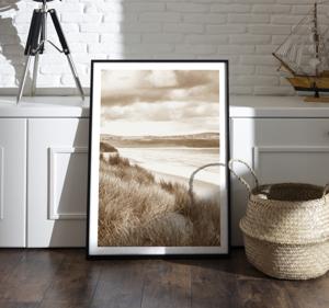 Sepiatinten kustlandschap poster