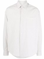 AMI Paris chemise boutonnée à fines rayures - Blanc