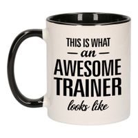 Awesome trainer / Geweldige trainer mok / beker zwart wit 300 ml - Cadeau mokken Awesome trainer / Geweldige trainer mok / beker zwart wit 300 ml - Cadeau mokken