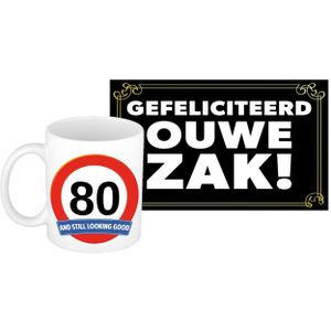 Verjaardag cadeau mok/beker 80 jaar print 300 ml + A5-size wenskaart ouwe zak