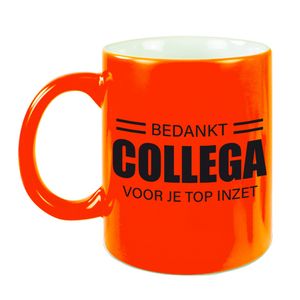 1x stuks collega cadeau mok / beker neon oranje bedankt collega voor je top inzet