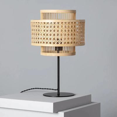 Rotan tafellamp E27 fitting schakelaar &apos;Isaksson&apos; 30 cm