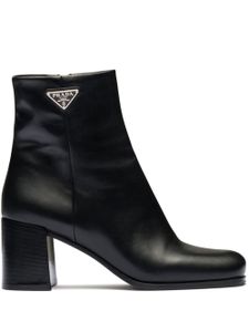 Prada bottines à plaque logo 65 mm - Noir