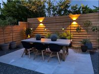 Wandlamp zwart CUBE 10x10x10cm 2300K Up en Down 6W 220 lumen dimbaar lichtbundels verstelbaar