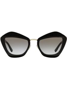 Miu Miu Eyewear lunettes de soleil Charms à monture géométrique - Noir