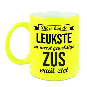 Leukste en meest geweldige zus cadeau koffiemok / theebeker neon geel 330 ml