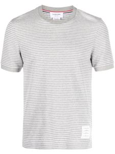 Thom Browne t-shirt en coton à fines rayures - Gris