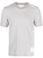 Thom Browne t-shirt en coton à fines rayures - Gris