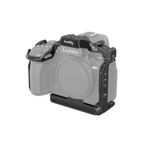 SmallRig 4023 “Black Mamba” Cage for Panasonic LUMIX S5 II