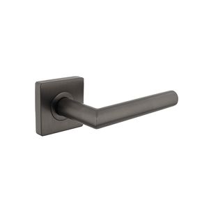 Intersteel Deurklink Bastian op vierkante rozet antracietgrijs geveerd