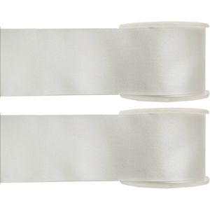 2x Ivoorwitte satijnlint rollen 2,5 cm x 25 meter cadeaulint verpakkingsmateriaal - Cadeaulinten