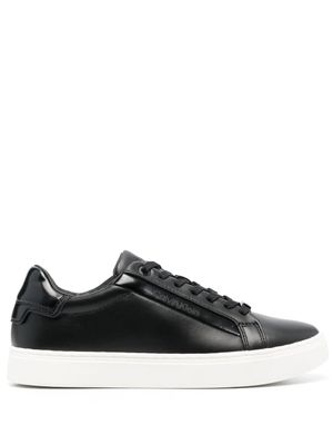 Calvin Klein baskets à logo embossé - Noir