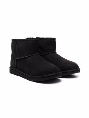 UGG Kids bottines Classic II - Noir