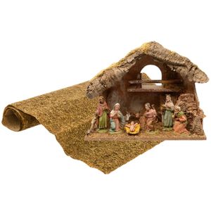 Complete kerststal inclusief 8 beelden en ondergrond 38 cm   -