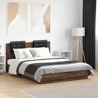 Bedframe met hoofdeinde en LED bruin eikenkleur 135x190 cm