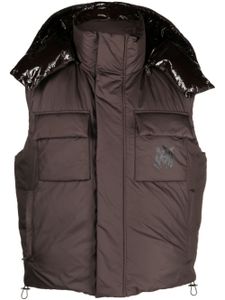 AMIRI gilet matelassé à logo imprimé - Marron