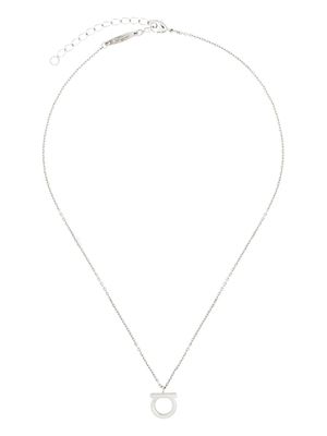 Ferragamo collier à pendentif Gancini - Argent